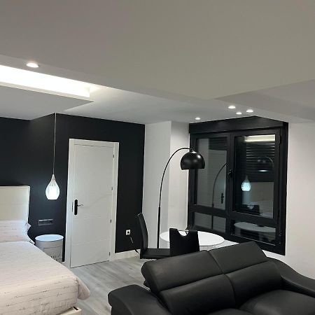 Black And White Suite "La Marinera" Castro Urdiales Esterno foto