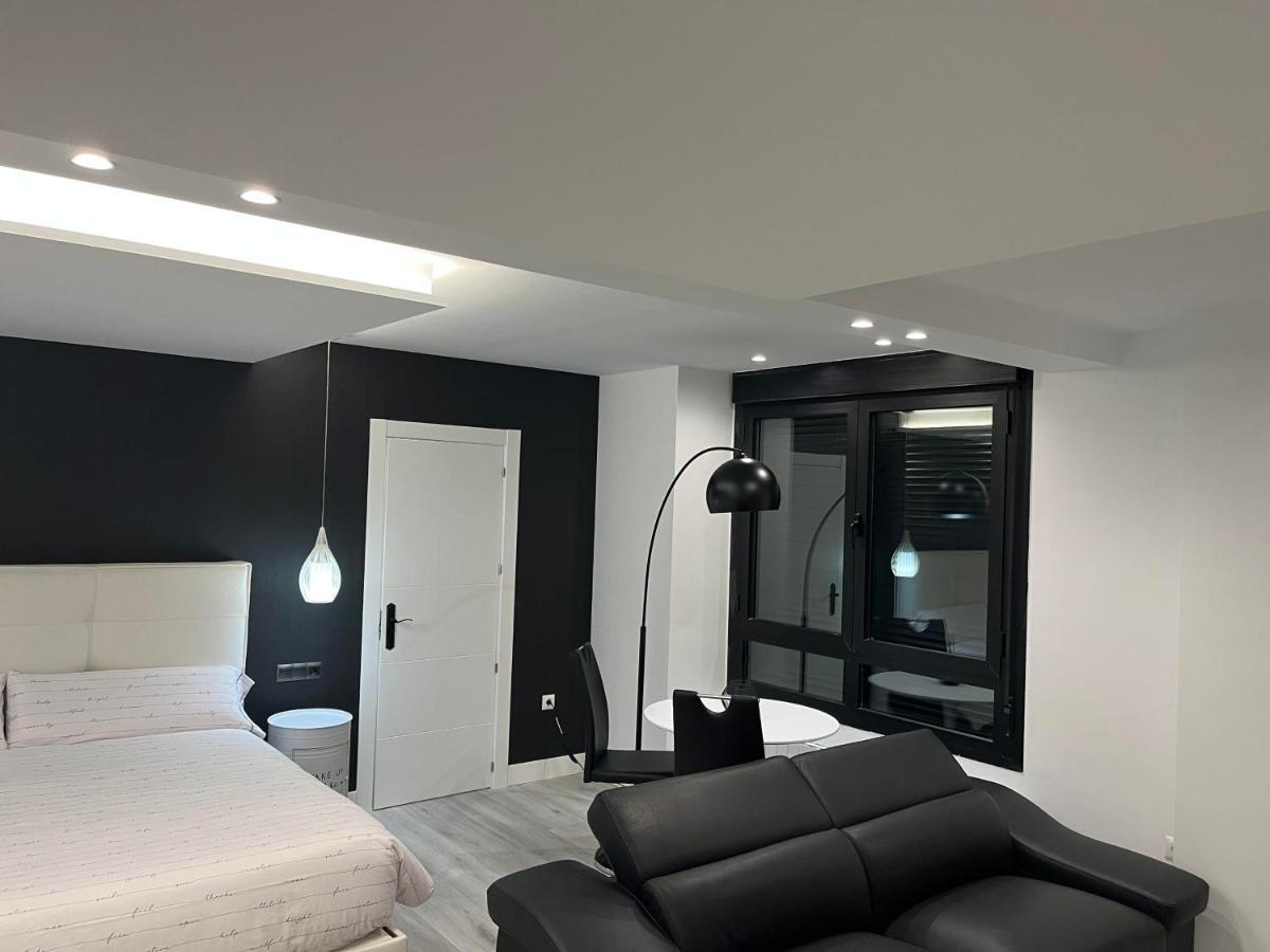 Black And White Suite "La Marinera" Castro Urdiales Esterno foto