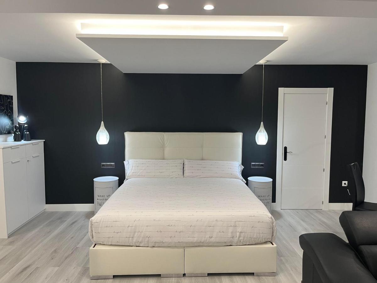 Black And White Suite "La Marinera" Castro Urdiales Esterno foto