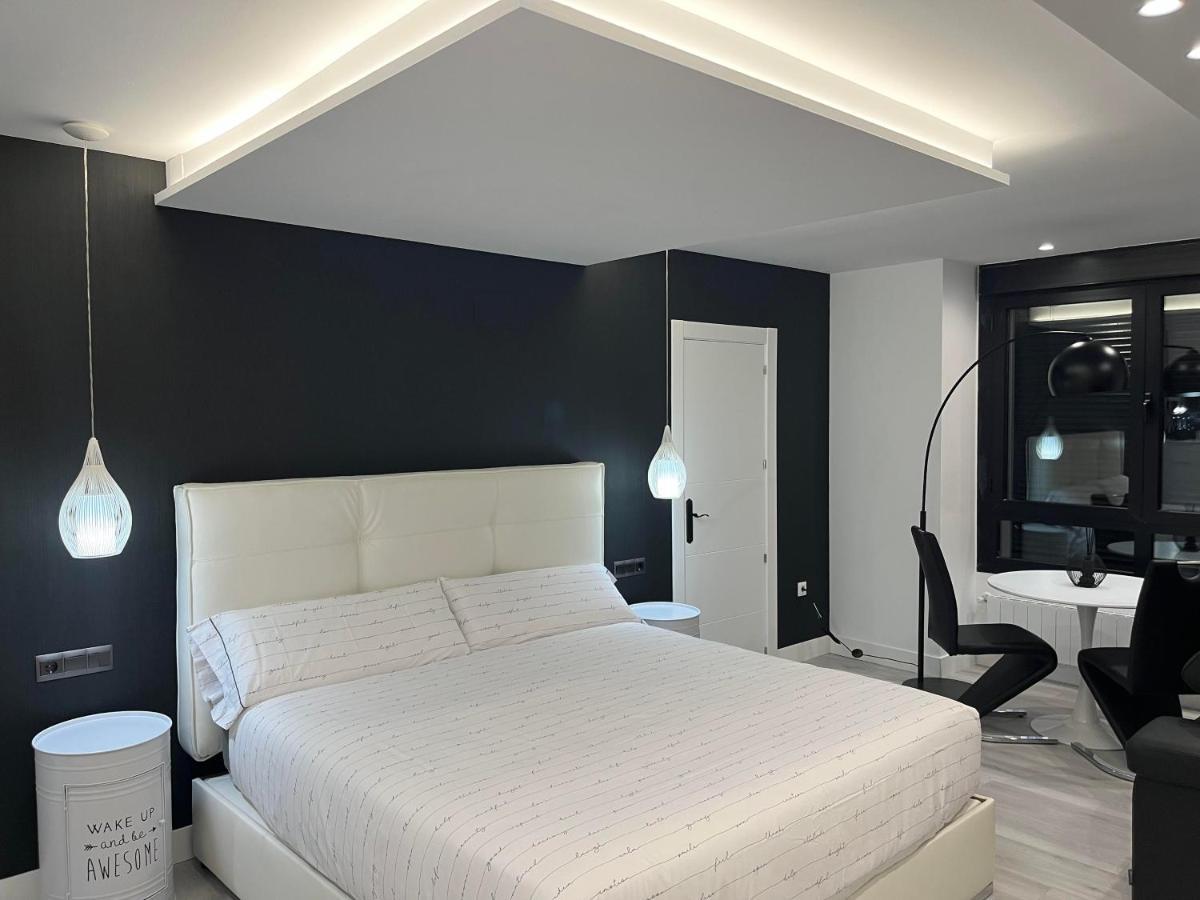 Black And White Suite "La Marinera" Castro Urdiales Esterno foto