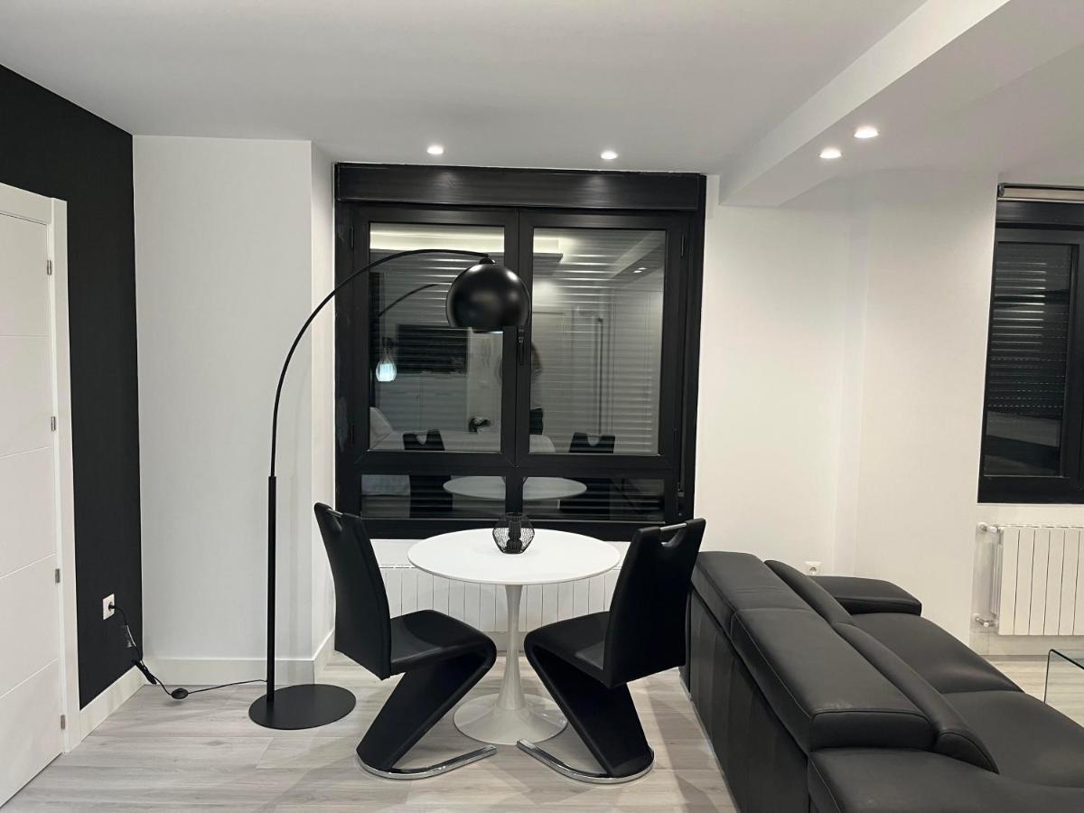 Black And White Suite "La Marinera" Castro Urdiales Esterno foto